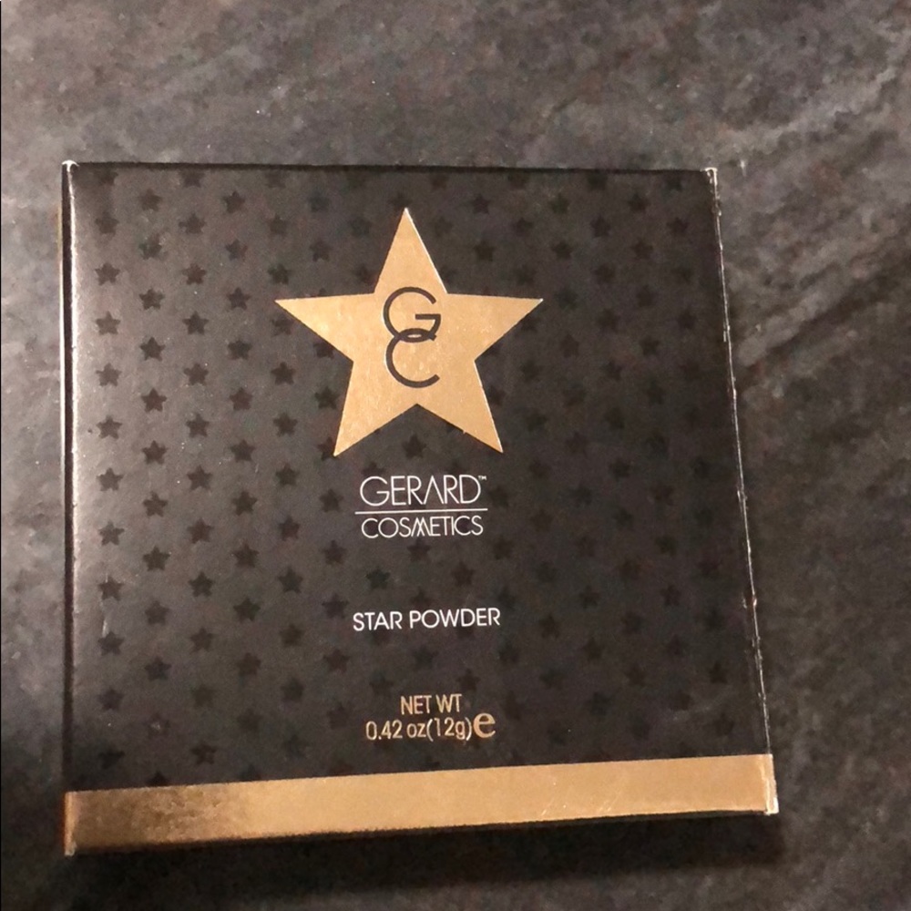 Gerard Cosmetics
BRIGITTE STAR POWDER HIGHLIGHTER